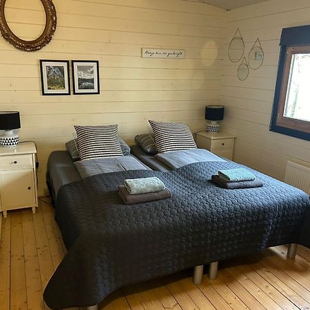 Carpe Diem, Het Ruime Chalet Met Houtkachel Nabij Wildlands Emmen Schoonebeek Exteriör bild