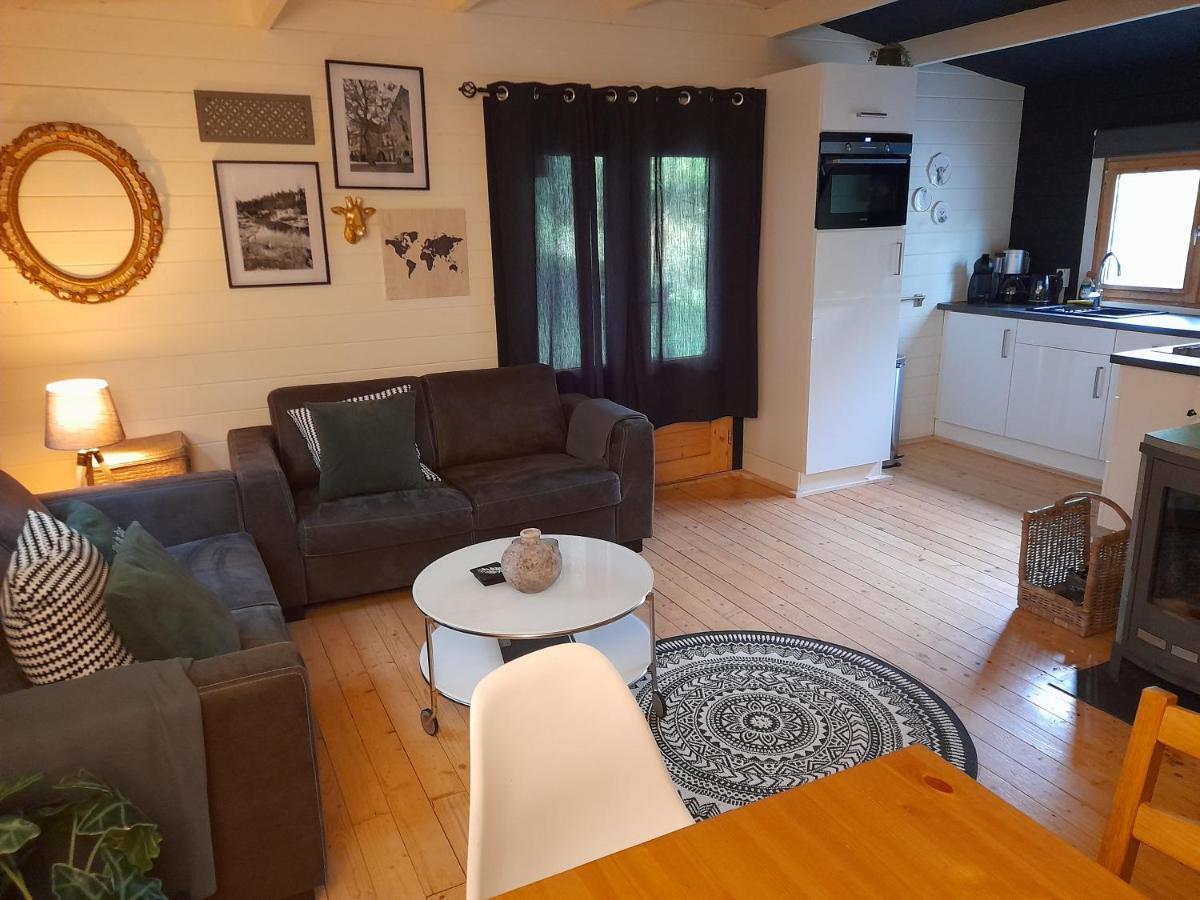 Carpe Diem, Het Ruime Chalet Met Houtkachel Nabij Wildlands Emmen Schoonebeek Exteriör bild