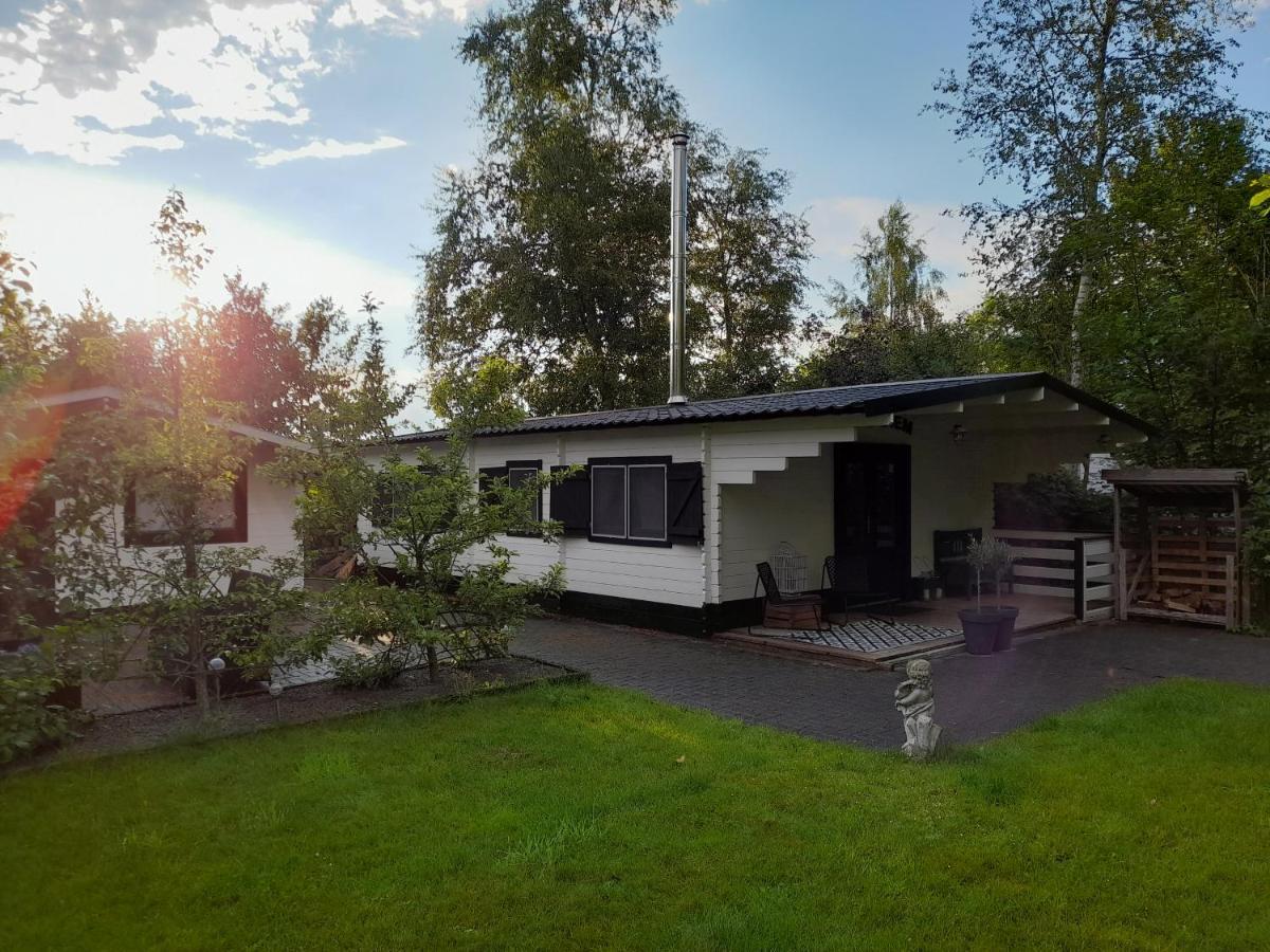 Carpe Diem, Het Ruime Chalet Met Houtkachel Nabij Wildlands Emmen Schoonebeek Rum bild